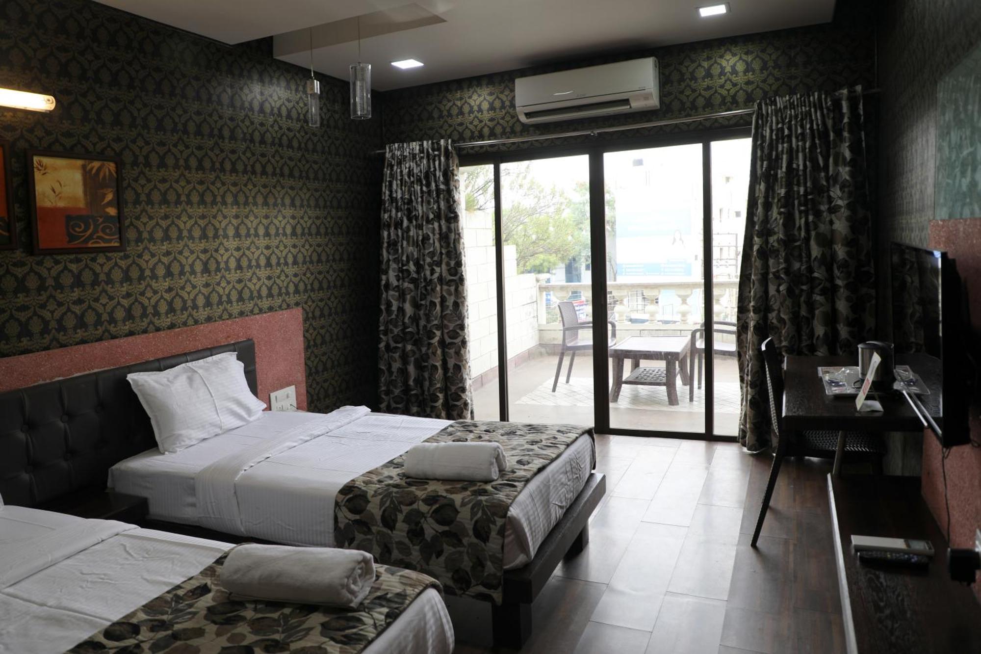 Hotel Pearls Aurangabad  Exterior photo