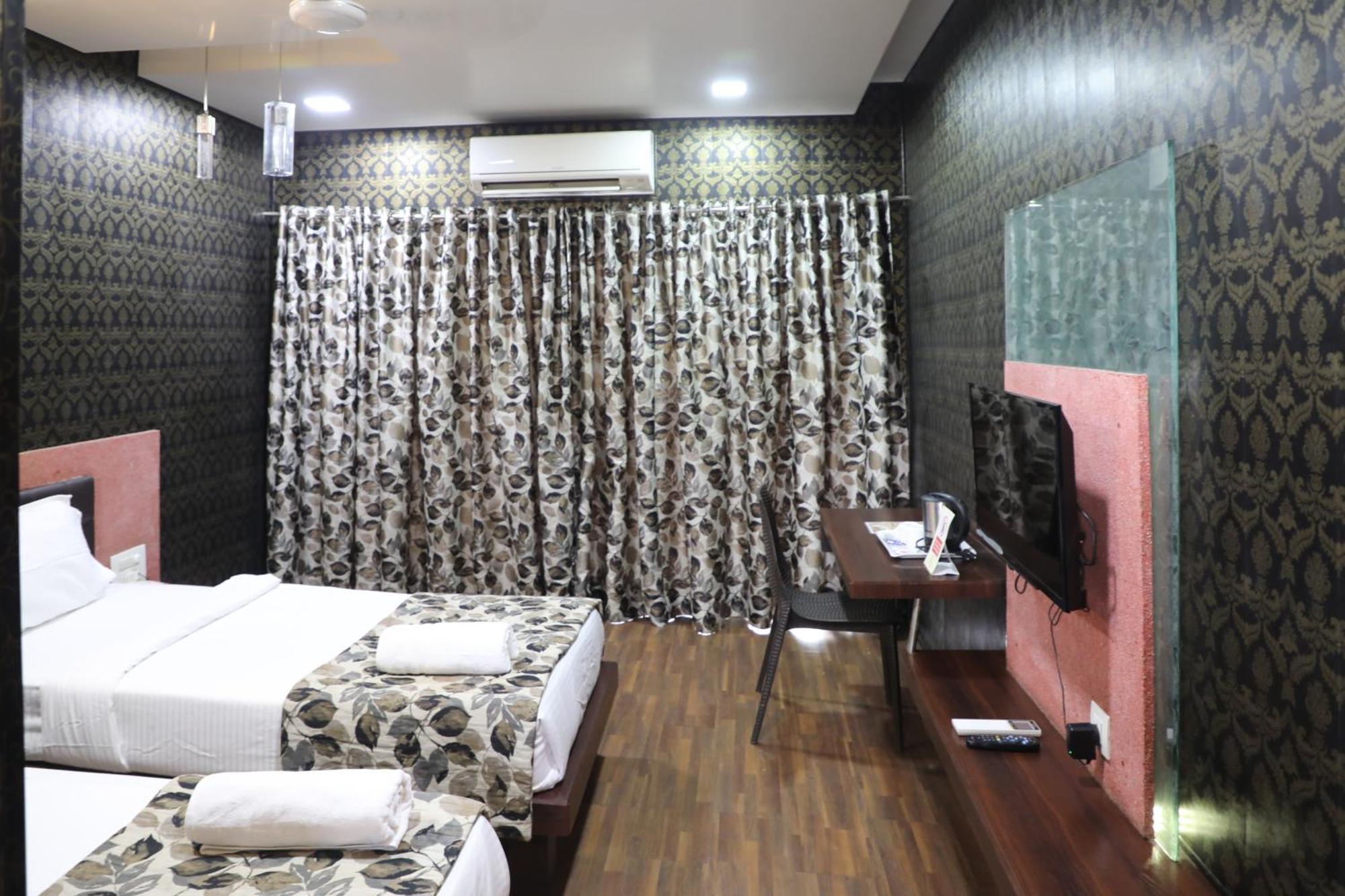 Hotel Pearls Aurangabad  Exterior photo