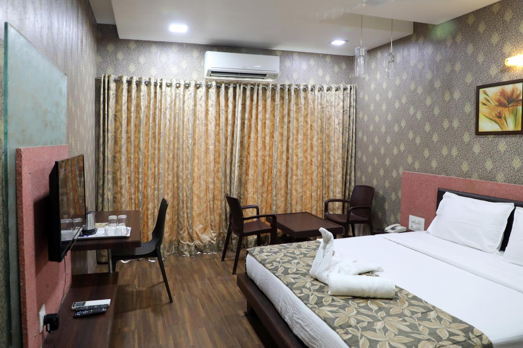 Hotel Pearls Aurangabad  Exterior photo