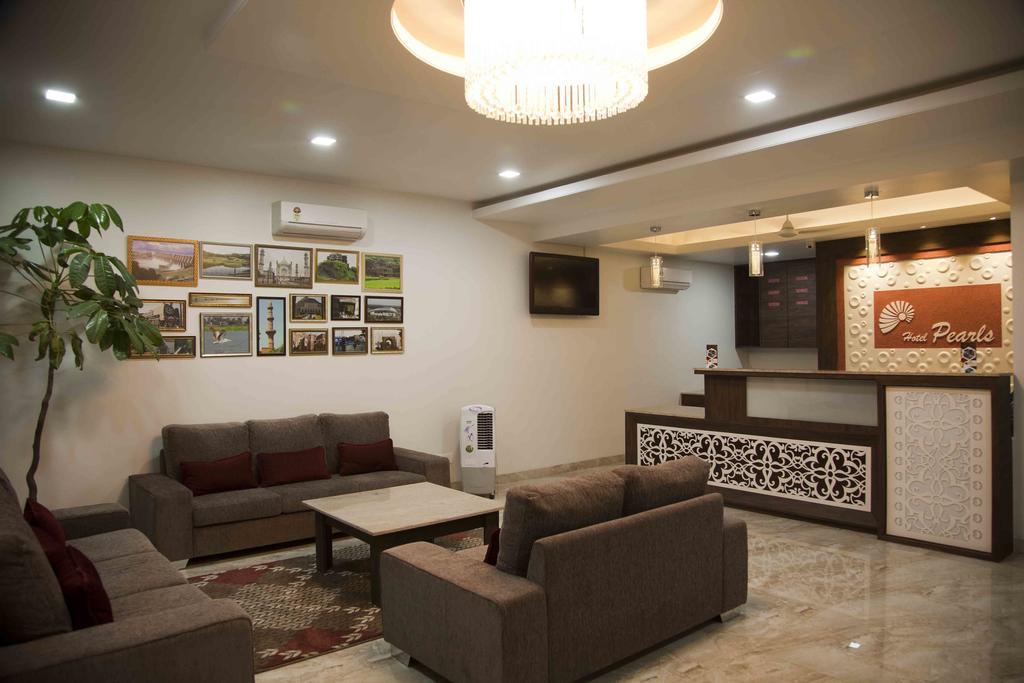 Hotel Pearls Aurangabad  Exterior photo
