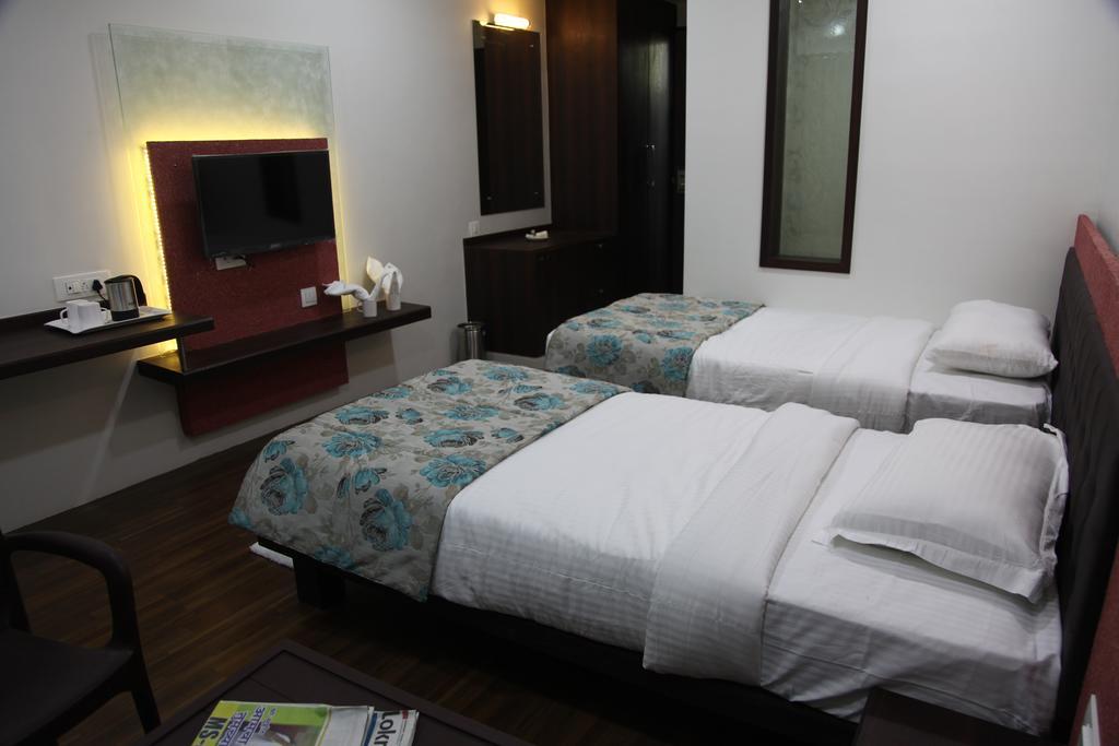 Hotel Pearls Aurangabad  Exterior photo