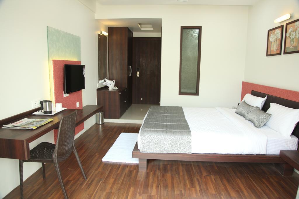 Hotel Pearls Aurangabad  Exterior photo