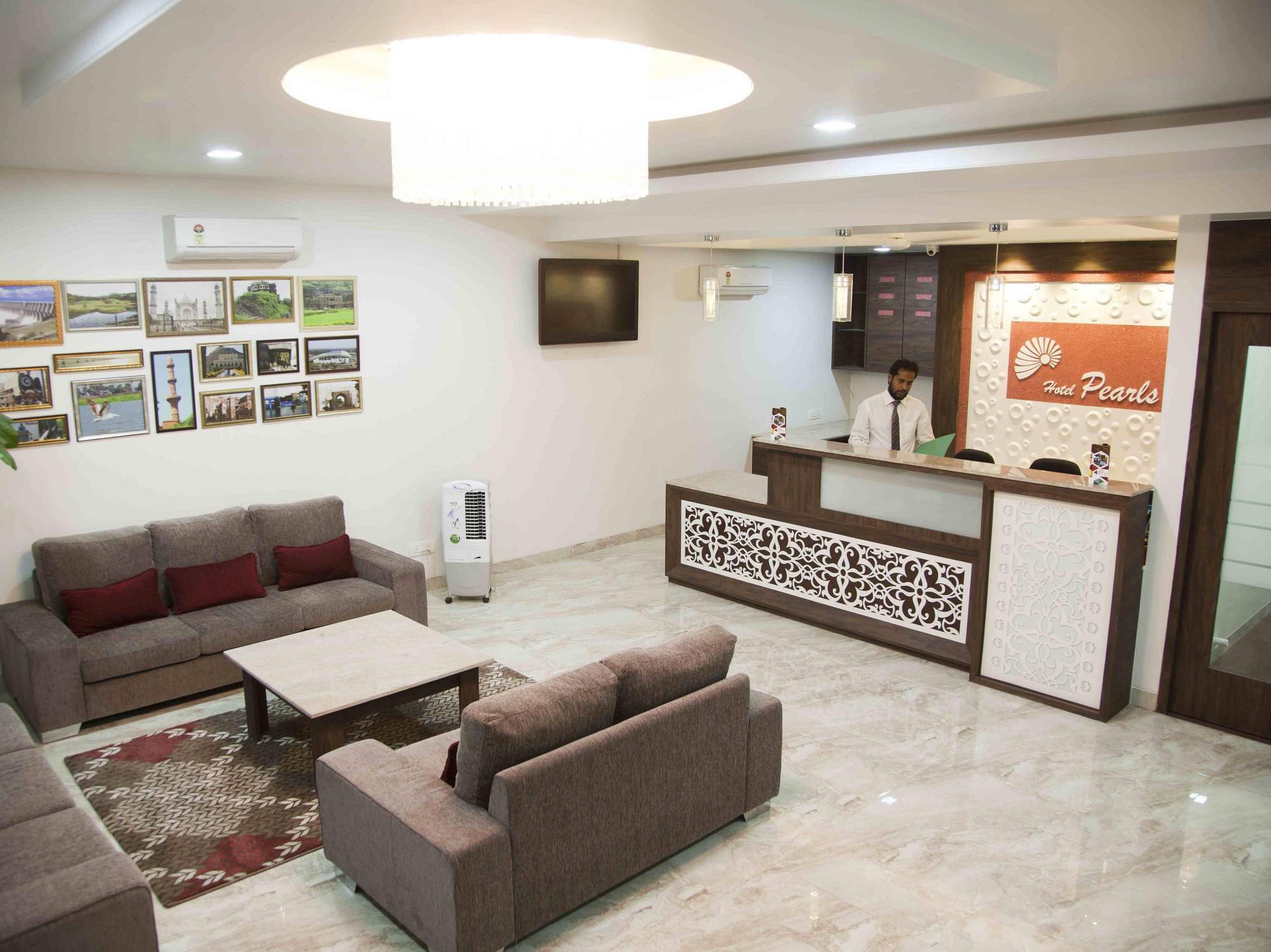 Hotel Pearls Aurangabad  Exterior photo
